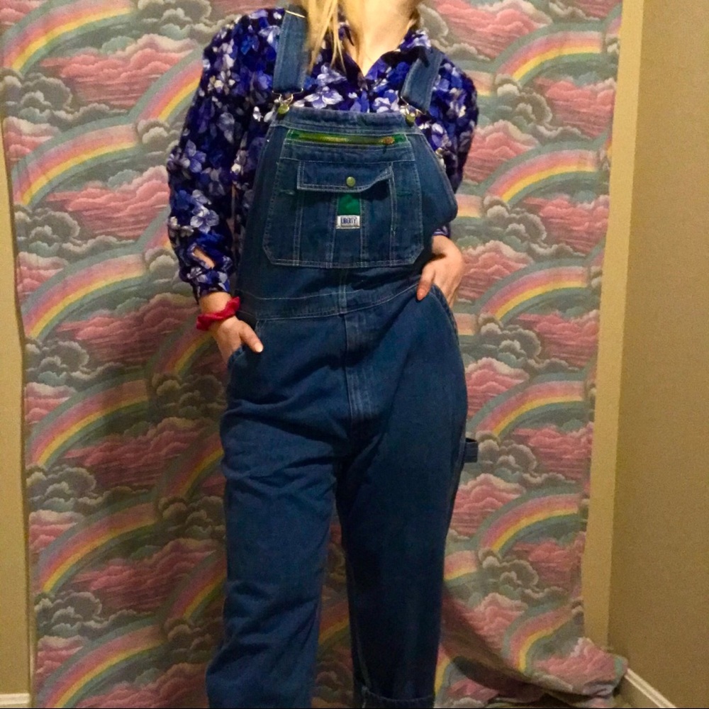 vintage dark wash blue jean overalls ! <3